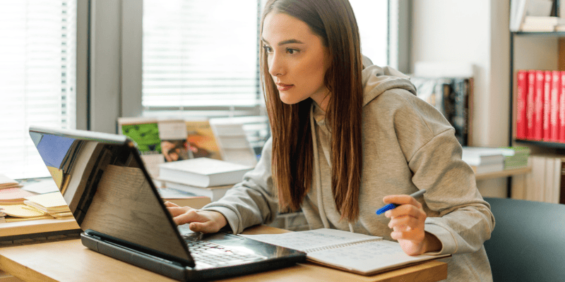 advantages and disadvantages of online learning